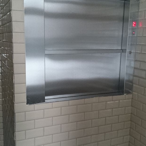 фото лифта, используемого для ресторана